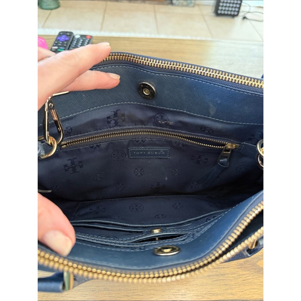 Tory Burch Robinson Double Zip Saffiano Leather Tote Navy Blue Handbag - Picture 3 of 5